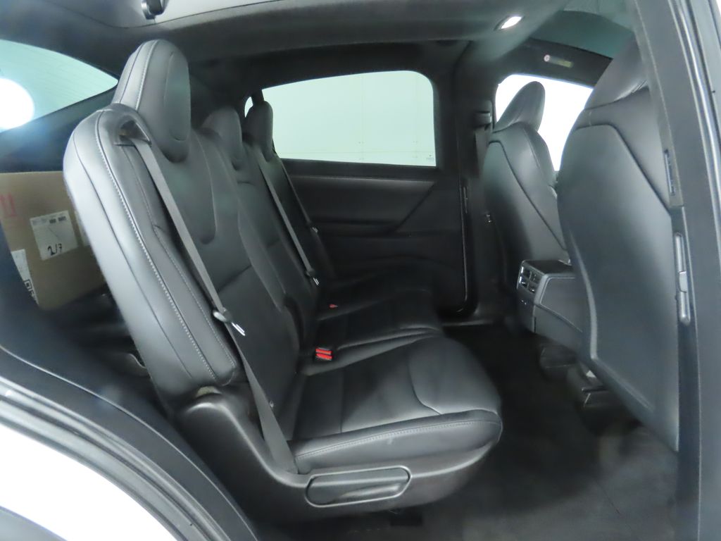 Thumbnail: 2020 Tesla Model X - 31