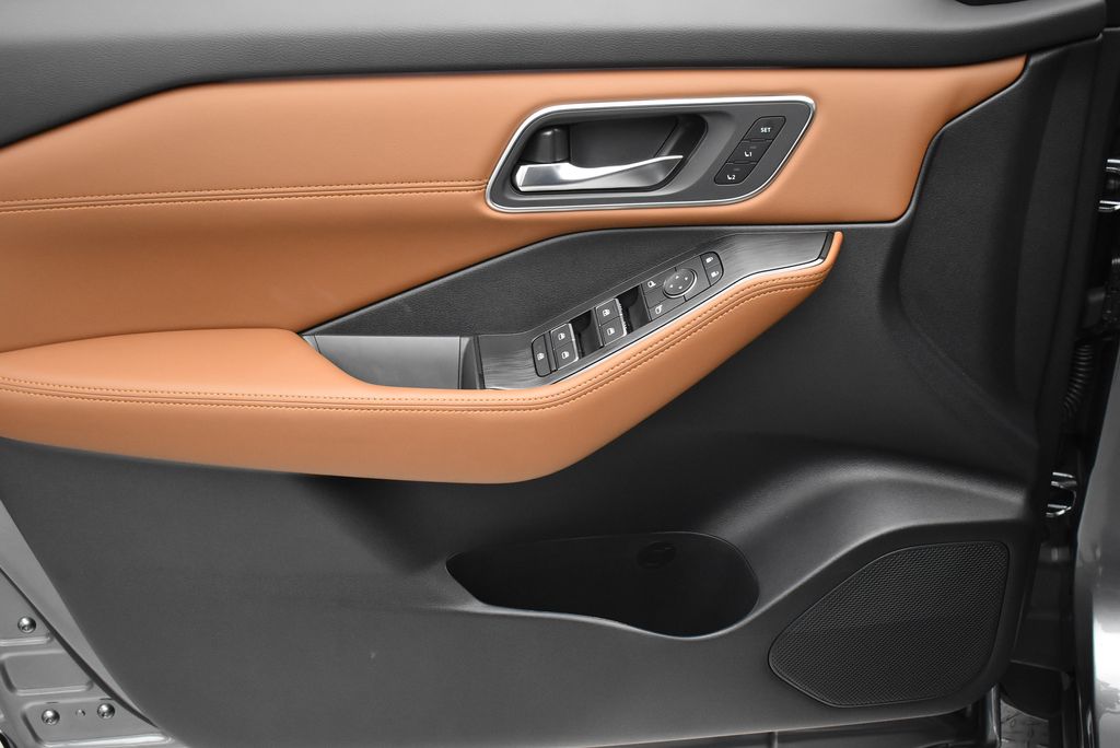 Thumbnail: 2026 Nissan Rogue - 10