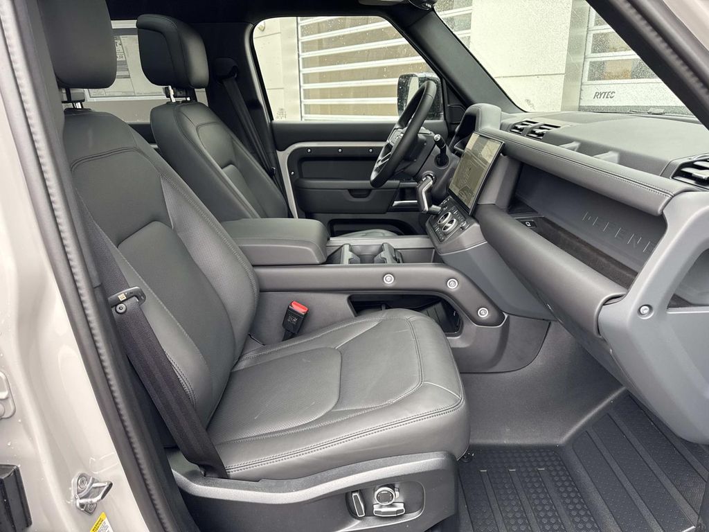 New 2026 Gray Land Rover X-Dynamic SE image 9