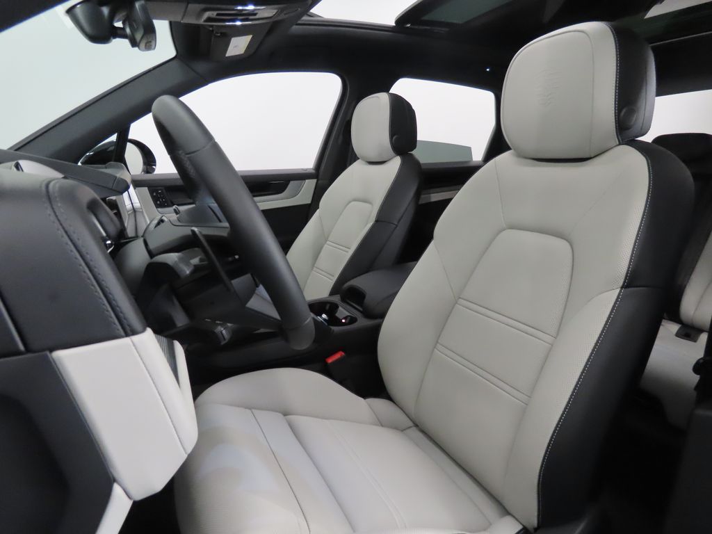 Thumbnail: 2026 Porsche Cayenne - 5