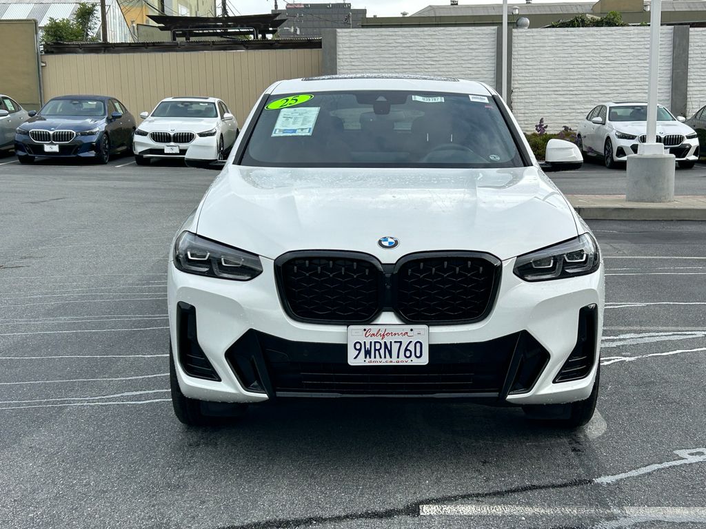 Thumbnail: 2025 BMW X4 - 8