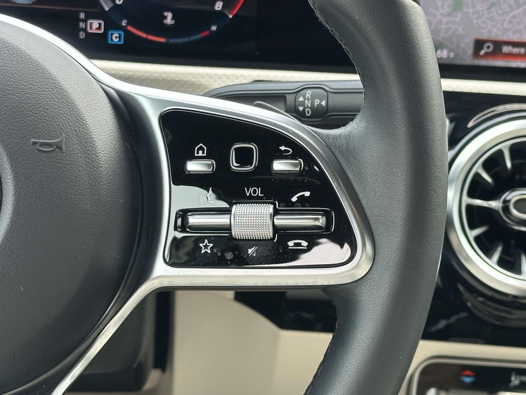 2022 Mercedes-Benz A-Class A 220 4MATIC 14