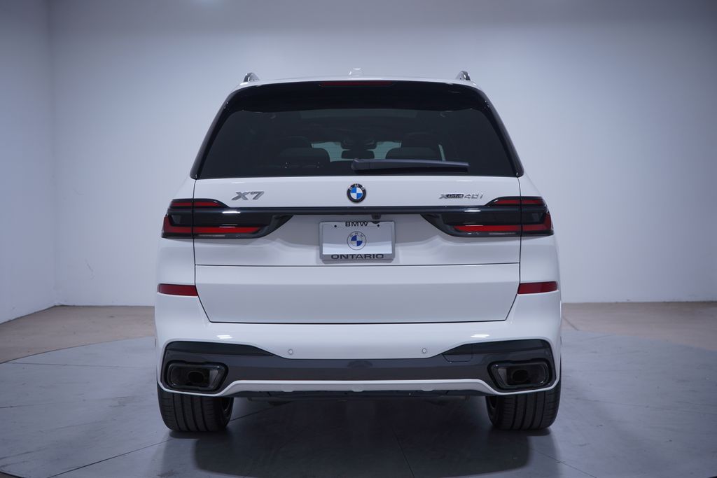 2025 BMW X7 xDrive40i 5