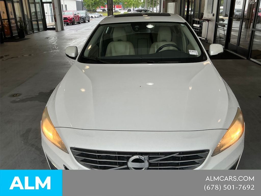 Used 2015 White Volvo T5 Premier image 2