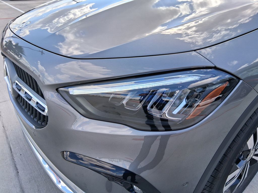 New 2026 Gray Mercedes-Benz GLA 250 image 4