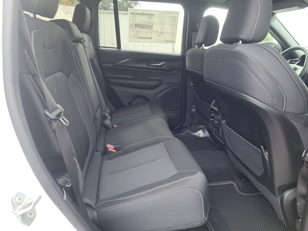 New Car 2025 Jeep Grand Cherokee  Laredo For Sale Under $35,000 In Austin, Texas