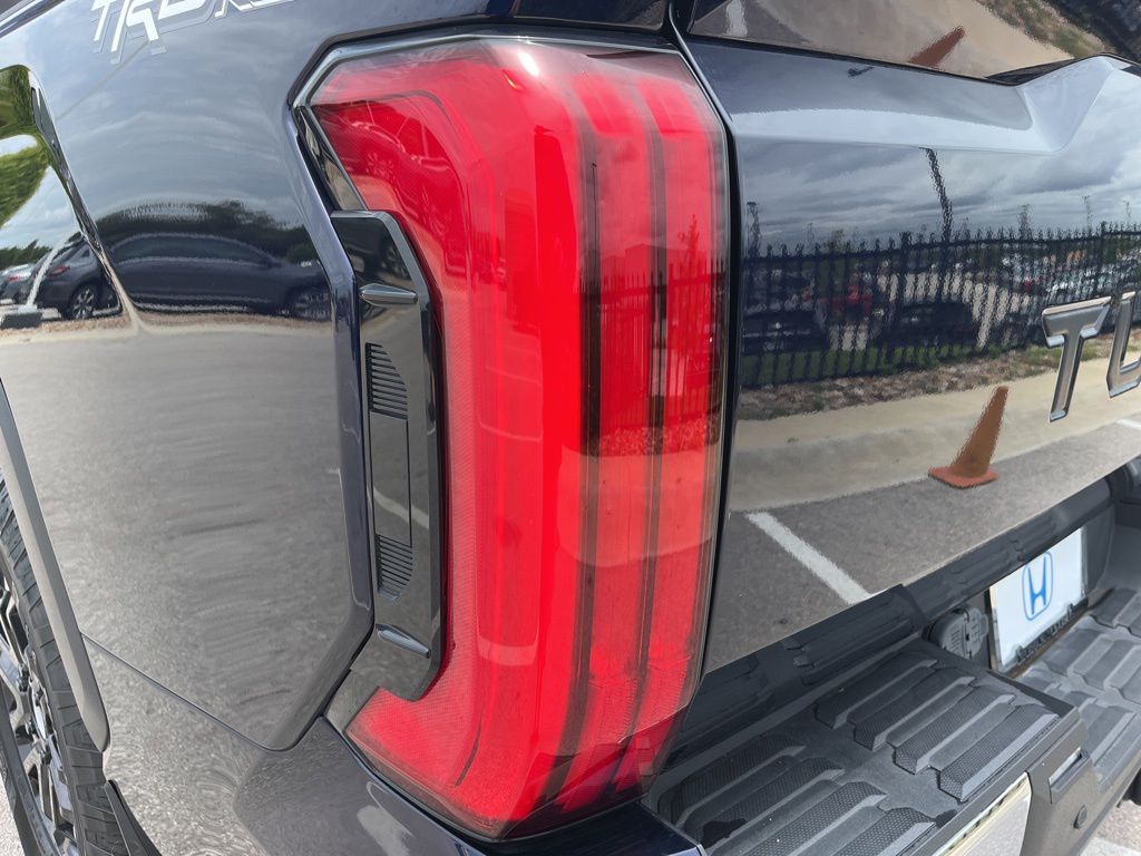 Thumbnail: 2023 Toyota Tundra - 7