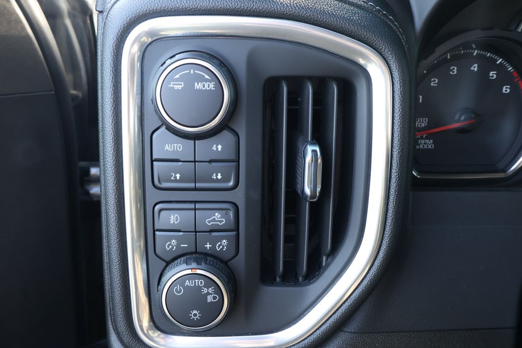 Thumbnail: 2021 Chevrolet Silverado 1500 - 15