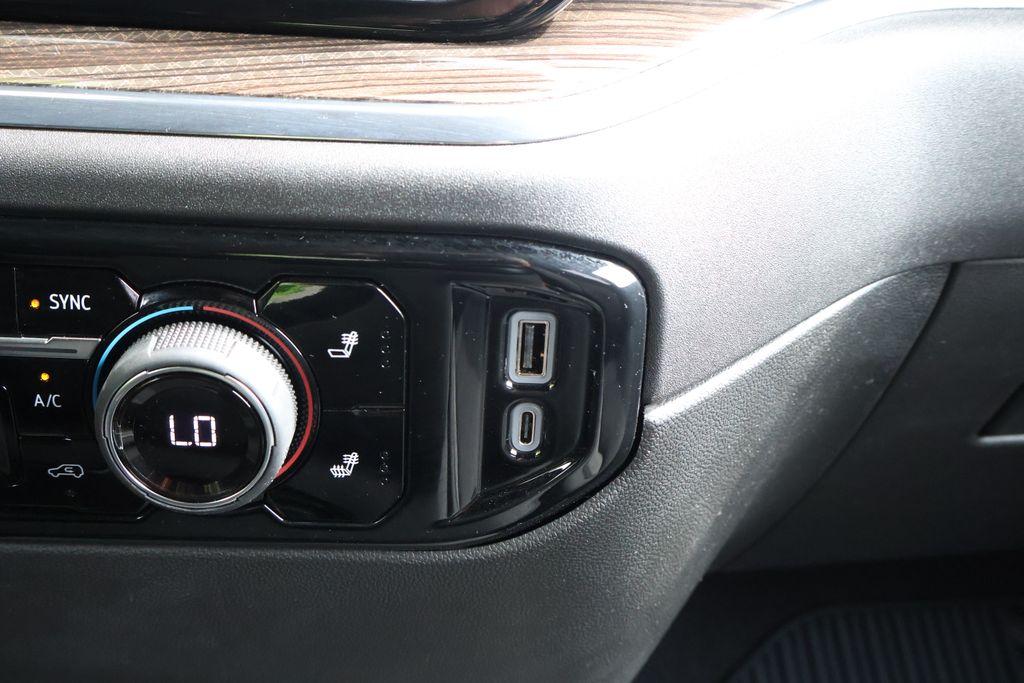 Thumbnail: 2024 Chevrolet Silverado 1500 - 22