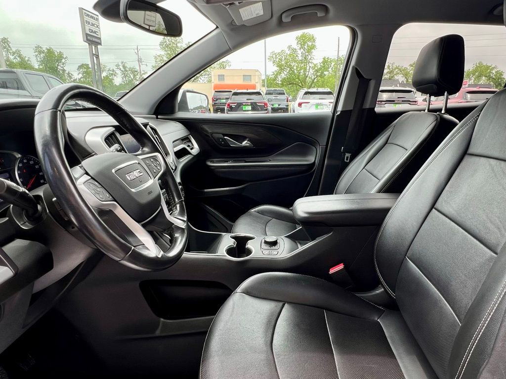 2022 GMC Terrain SLT photo