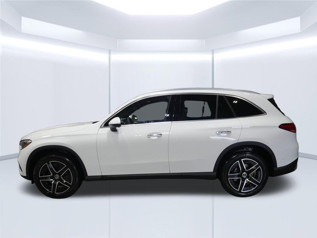 Thumbnail: 2026 Mercedes-Benz GLC - 2