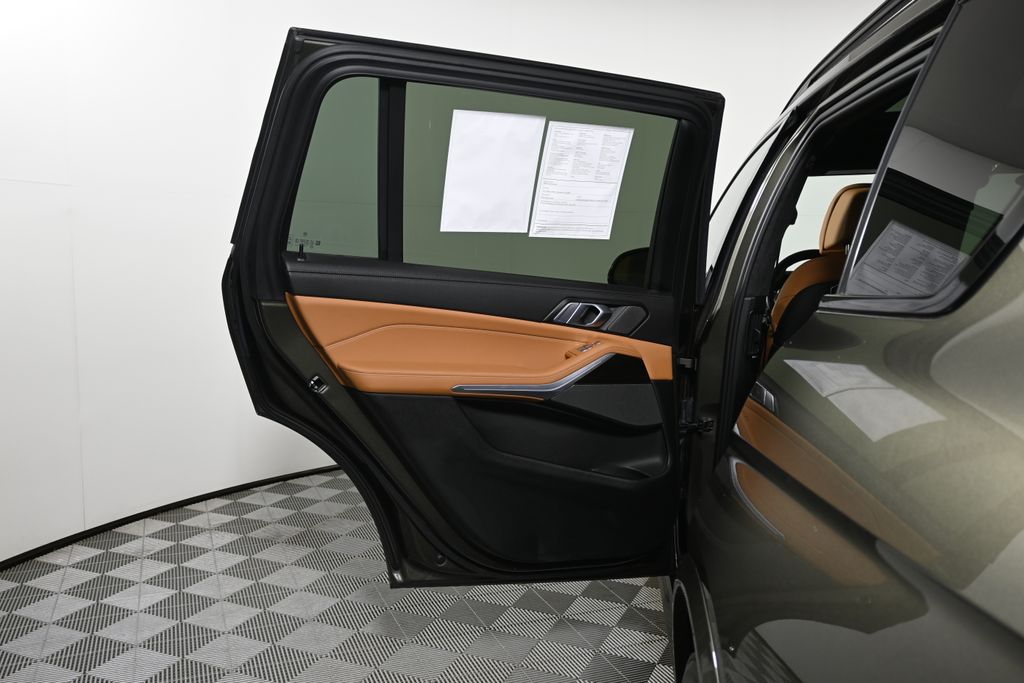 Thumbnail: 2023 BMW X7 - 32