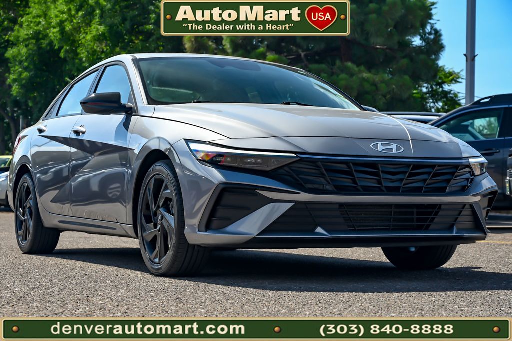 Fluid Metal 2026 Hyundai Elantra Sedan Front-Wheel Drive Continuously Variable Transmission