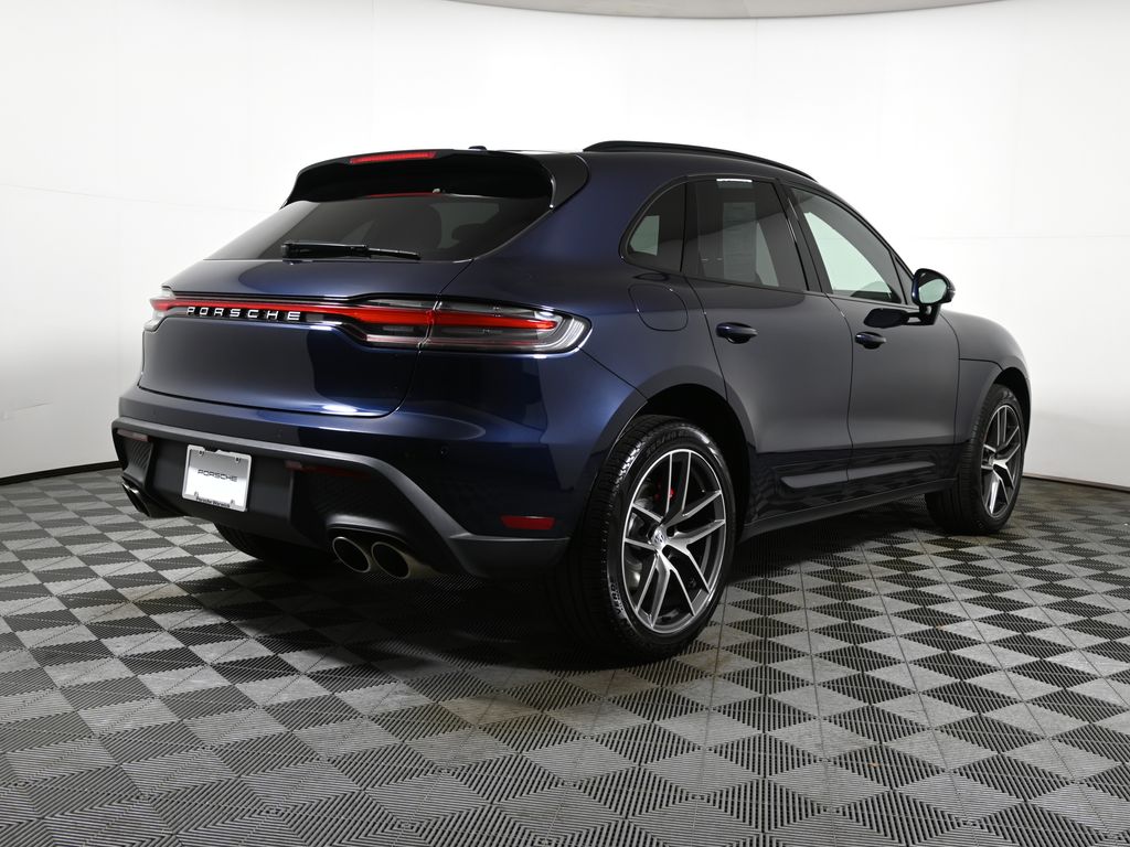 Thumbnail: 2022 Porsche Macan - 7