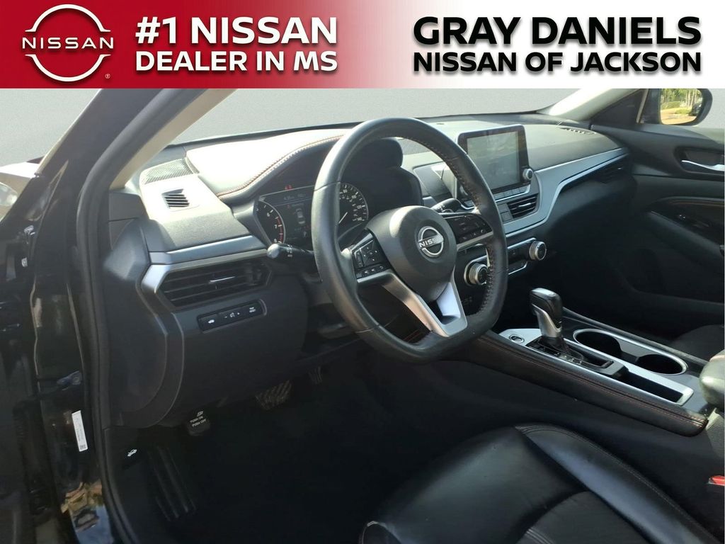 Used 2023 Nissan Altima Sedan