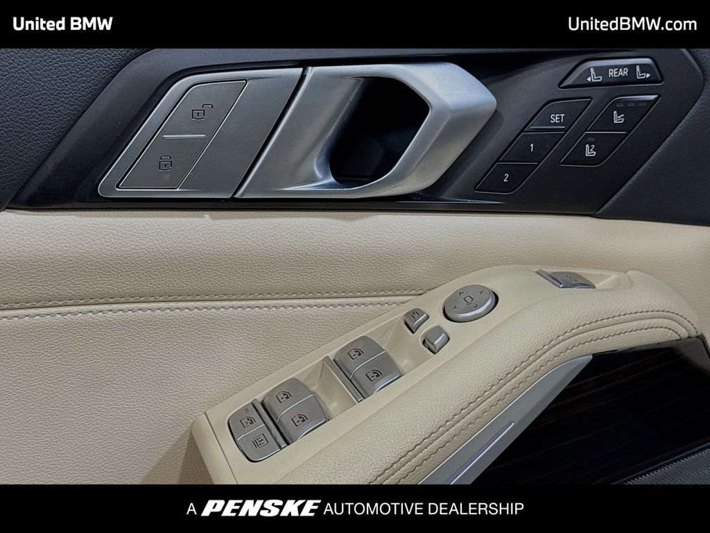 Thumbnail: 2021 BMW X7 - 3