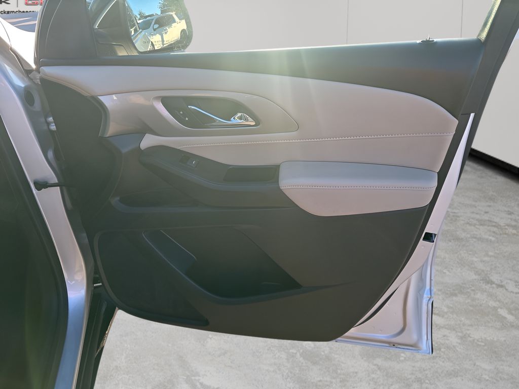 Used Car 2022 Chevrolet Traverse  Ls For Sale Under $25,000 In Austin, Texas