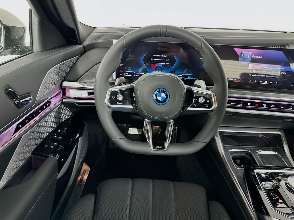 2025 BMW 7 Series 750e xDrive 19