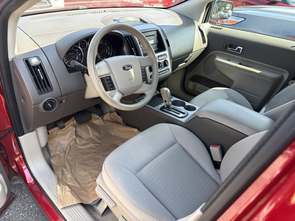 Used 2010  Ford SE image 12