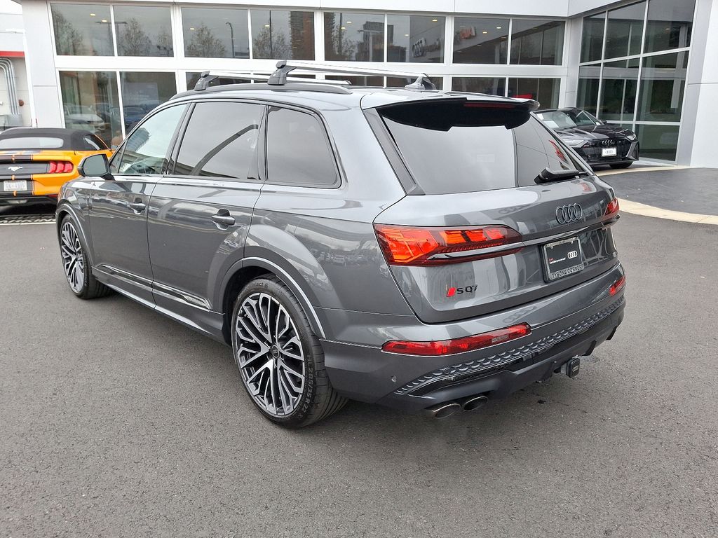 2025 Audi SQ7 Prestige 6