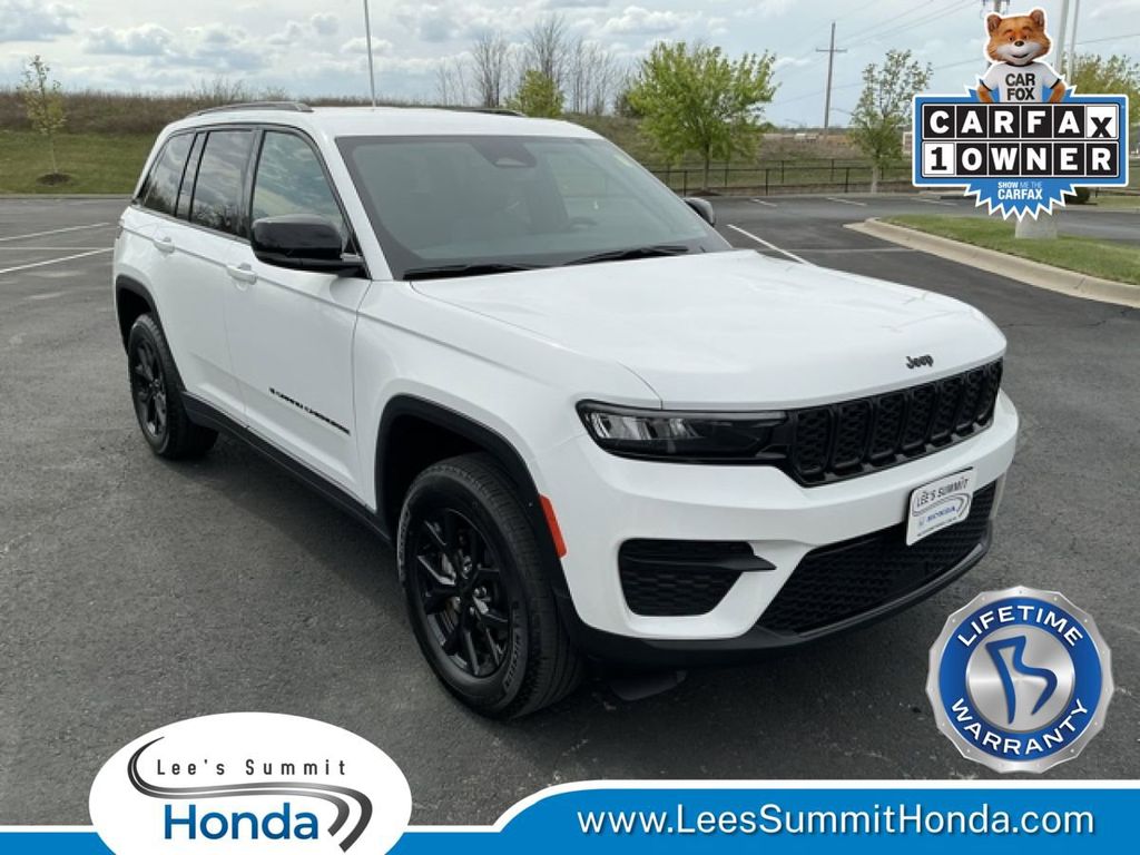 Bright White Clearcoat 2024 Jeep Grand Cherokee Altitude 4WD SUV / Crossover Four-Wheel Drive 8-Speed Automatic