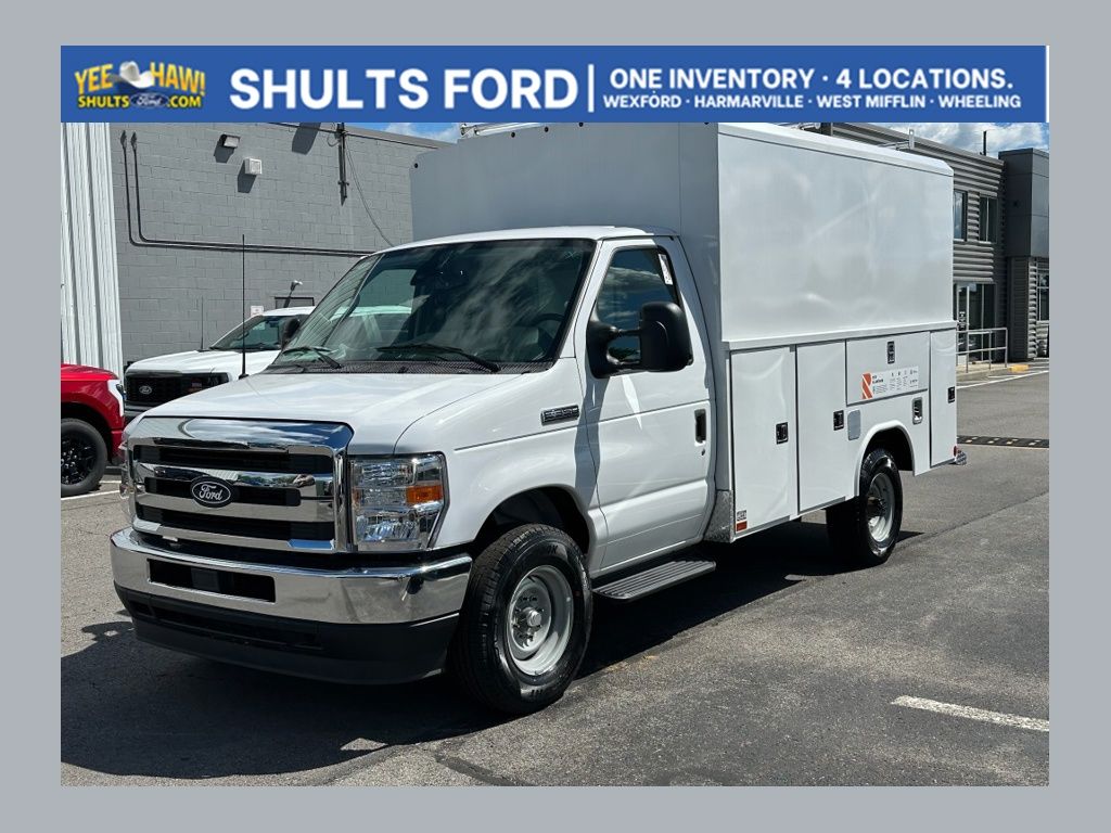 White 2027 Ford E-Series Chassis Pickup Truck Rear-Wheel Drive 6-Speed Automatic