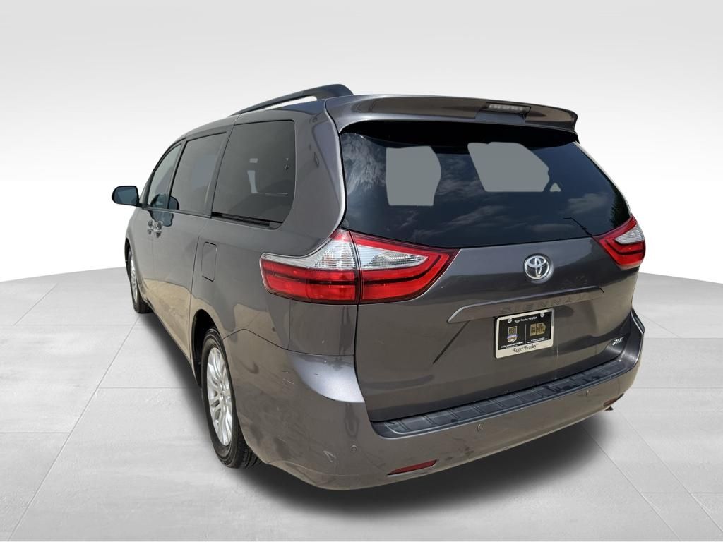 Used Car 2015 Toyota Sienna  L For Sale Under $20,000 In Georgetown, Texas