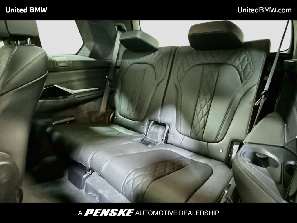 Thumbnail: 2027 BMW X7 - 14