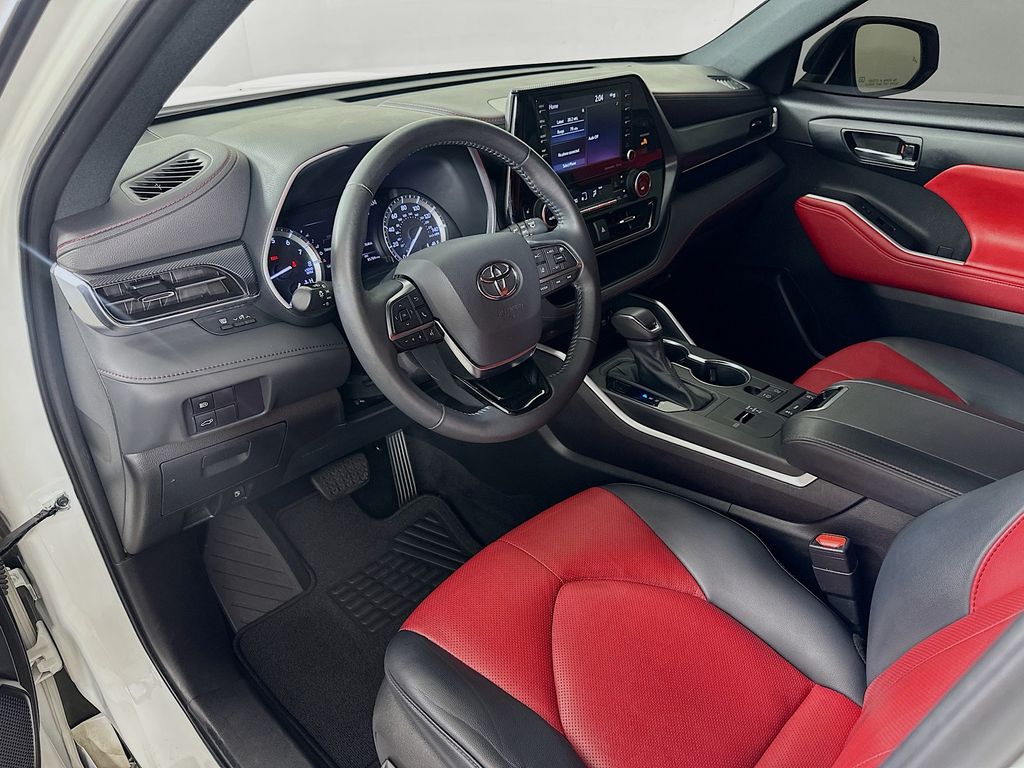 Thumbnail: 2021 Toyota Highlander - 9