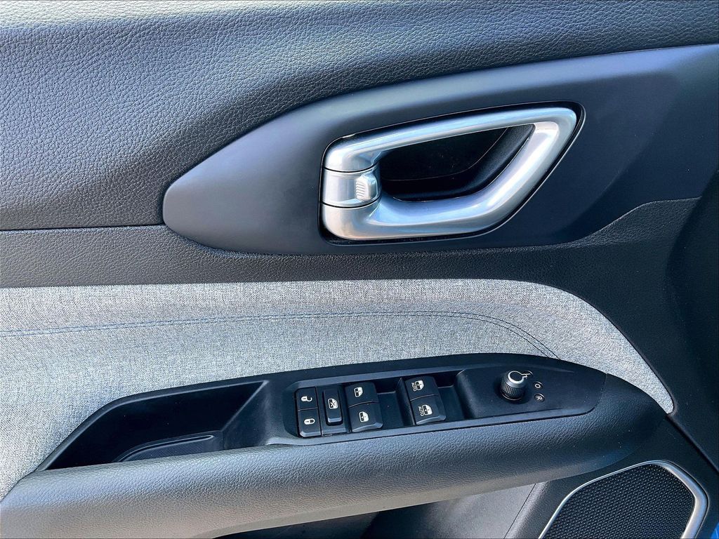 2022 Jeep Compass — photo 37