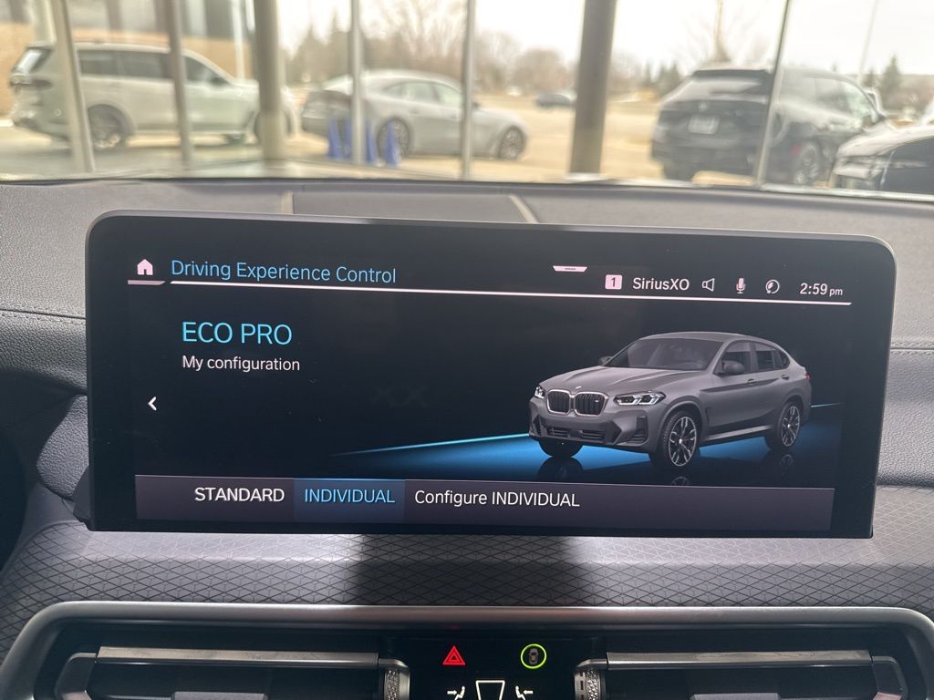 Thumbnail: 2025 BMW X4 - 23