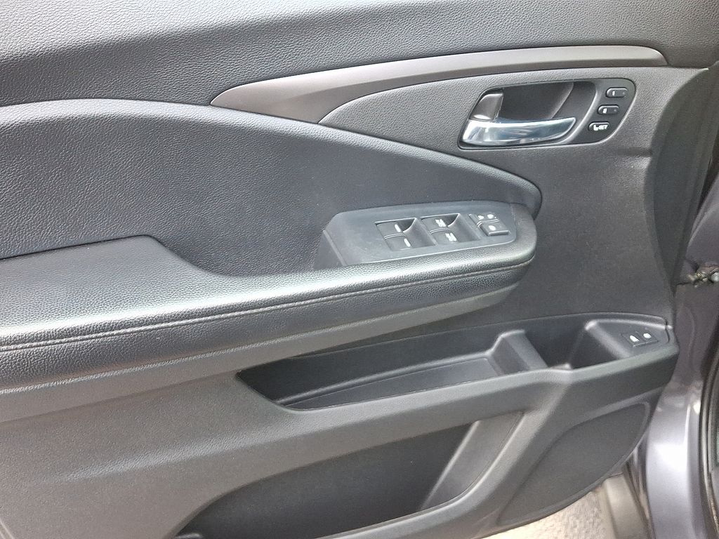 Thumbnail: 2022 Honda Pilot - 13