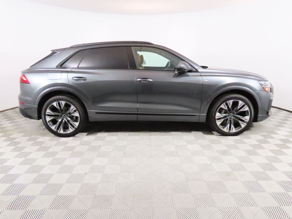 Thumbnail: 2026 Audi Q8 - 6