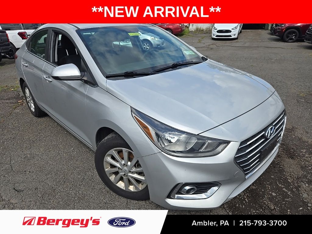 Olympus Silver Metallic 2022 Hyundai Accent Sedan Front-Wheel Drive Continuously Variable Transmission