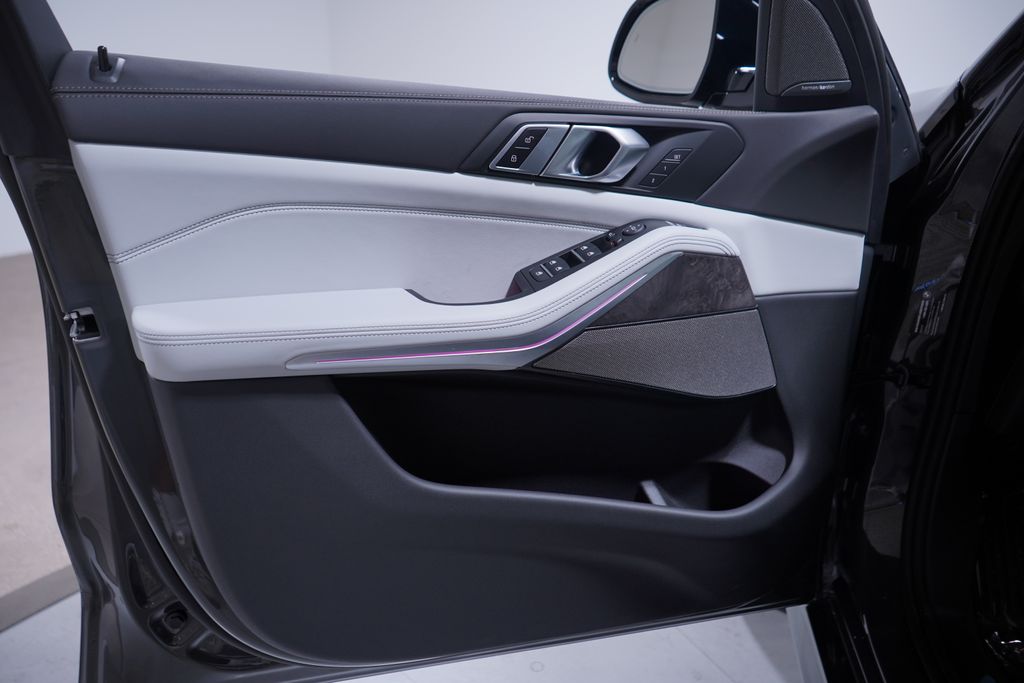 Thumbnail: 2026 BMW X5 - 10