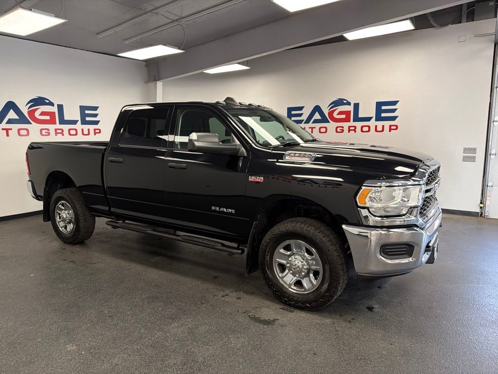 Diamond Black Crystal Pearlcoat 2019 RAM 2500 Pickup Truck Four-Wheel Drive 8-Speed Automatic