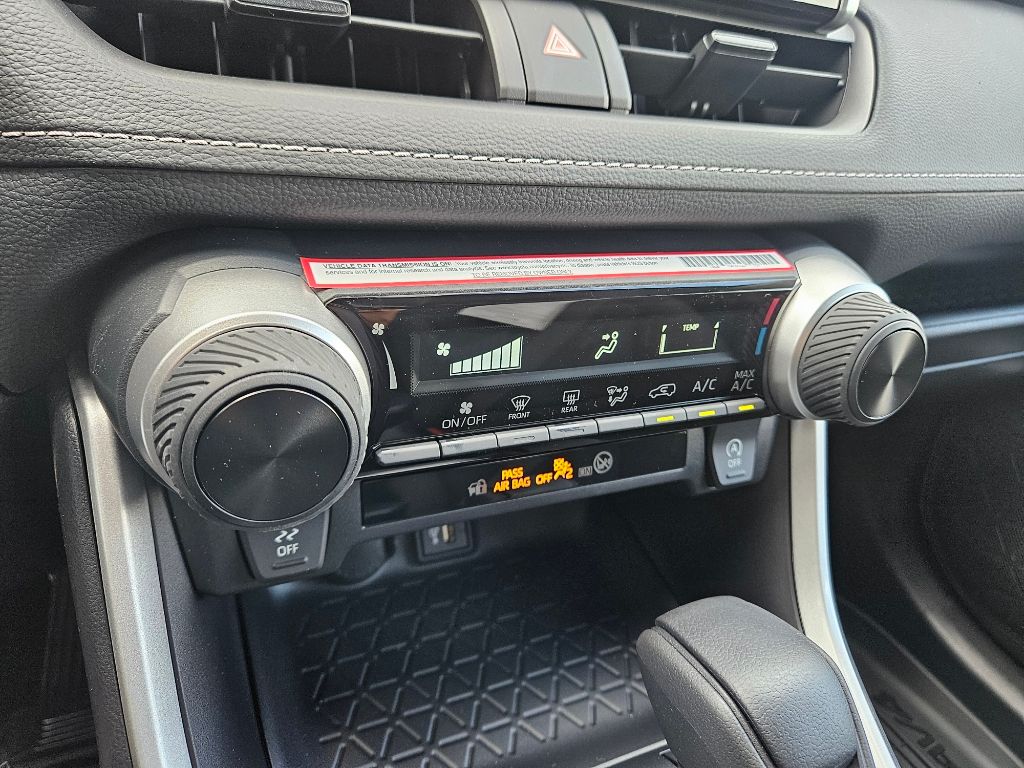 Thumbnail: 2024 Toyota RAV4 - 25