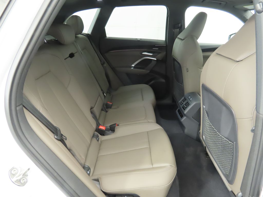 2025 Audi Q5  23