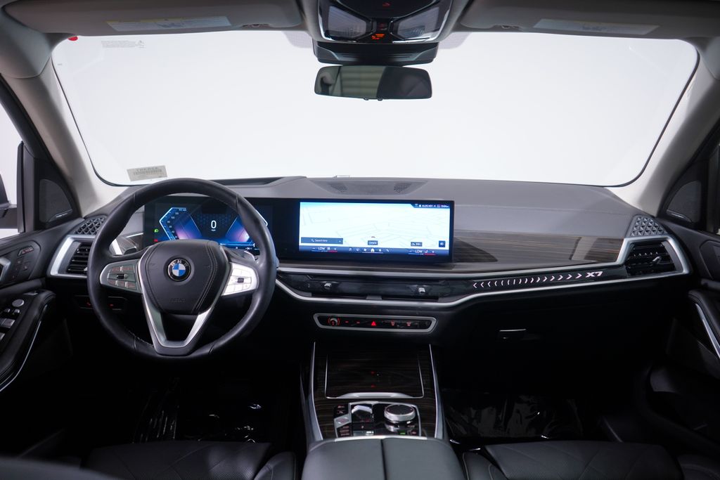 Thumbnail: 2024 BMW X7 - 11