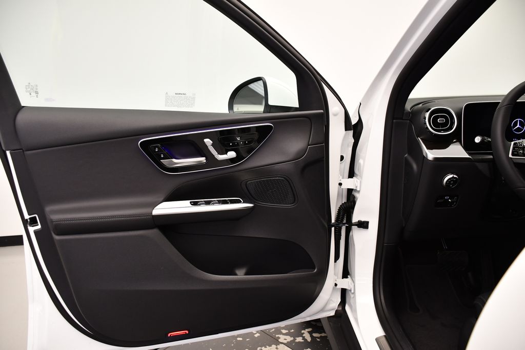 Thumbnail: 2025 Mercedes-Benz GLC - 29