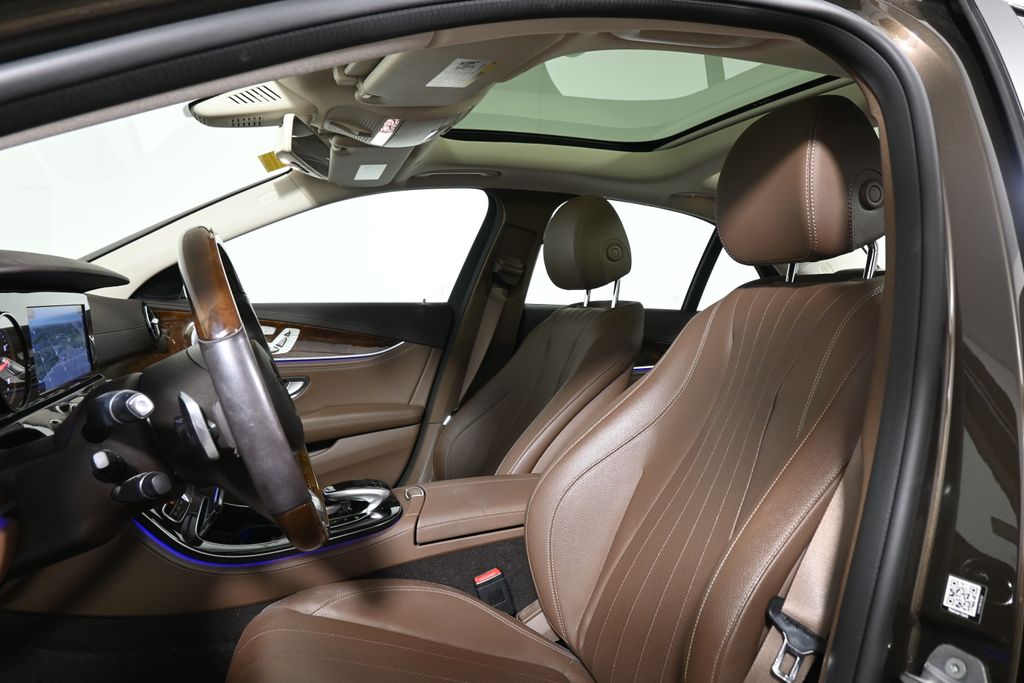 Thumbnail: 2017 Mercedes-Benz E-Class - 5