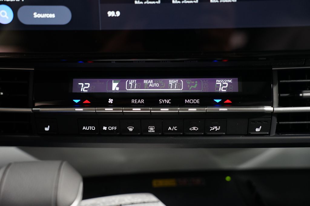 Thumbnail: 2025 Toyota Sienna - 20