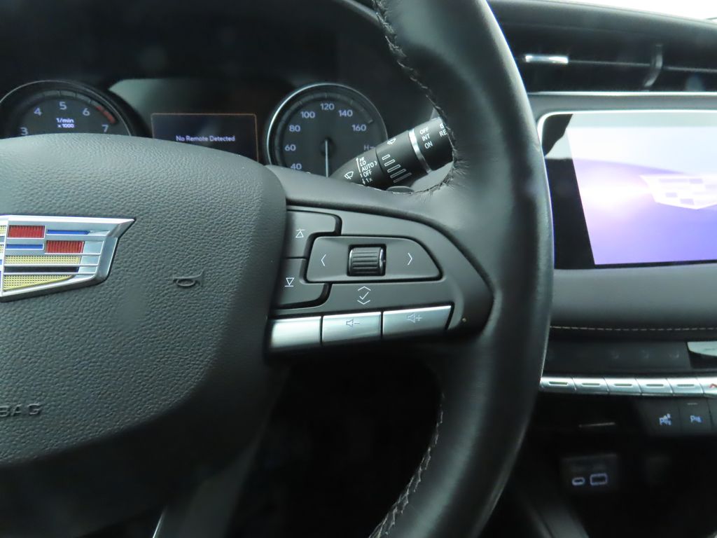 Thumbnail: 2022 Cadillac XT4 - 12