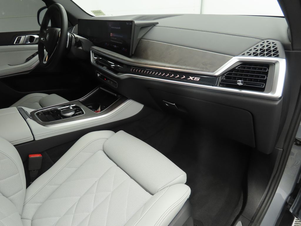 Thumbnail: 2024 BMW X5 - 18