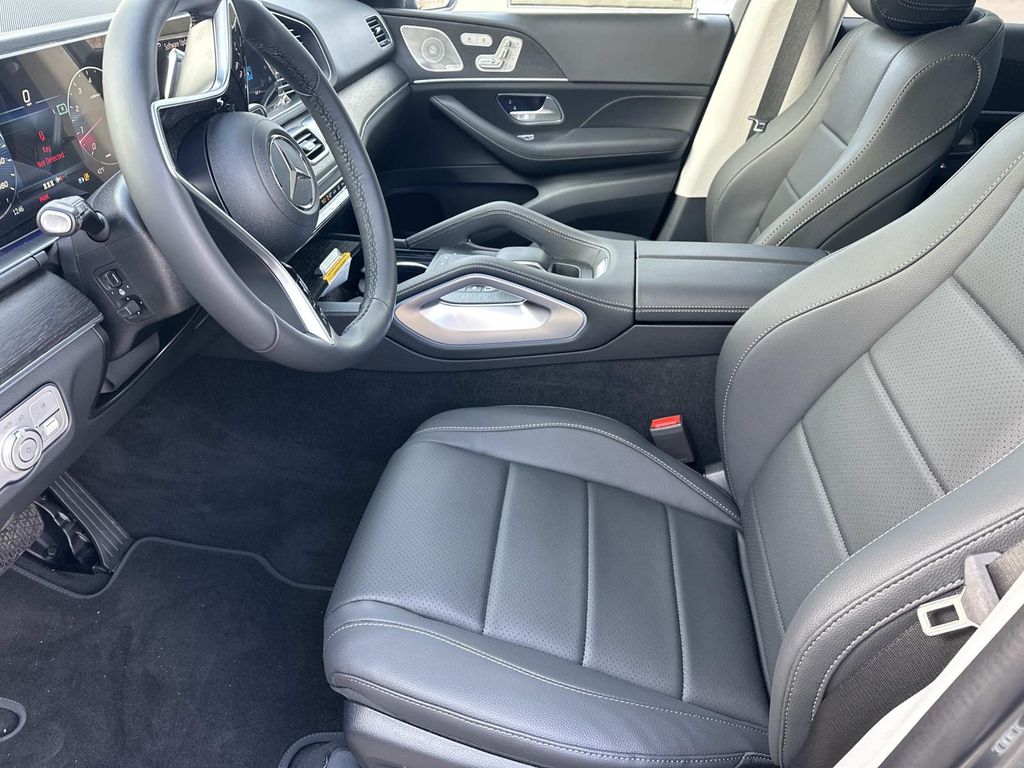 Thumbnail: 2026 Mercedes-Benz GLE - 24