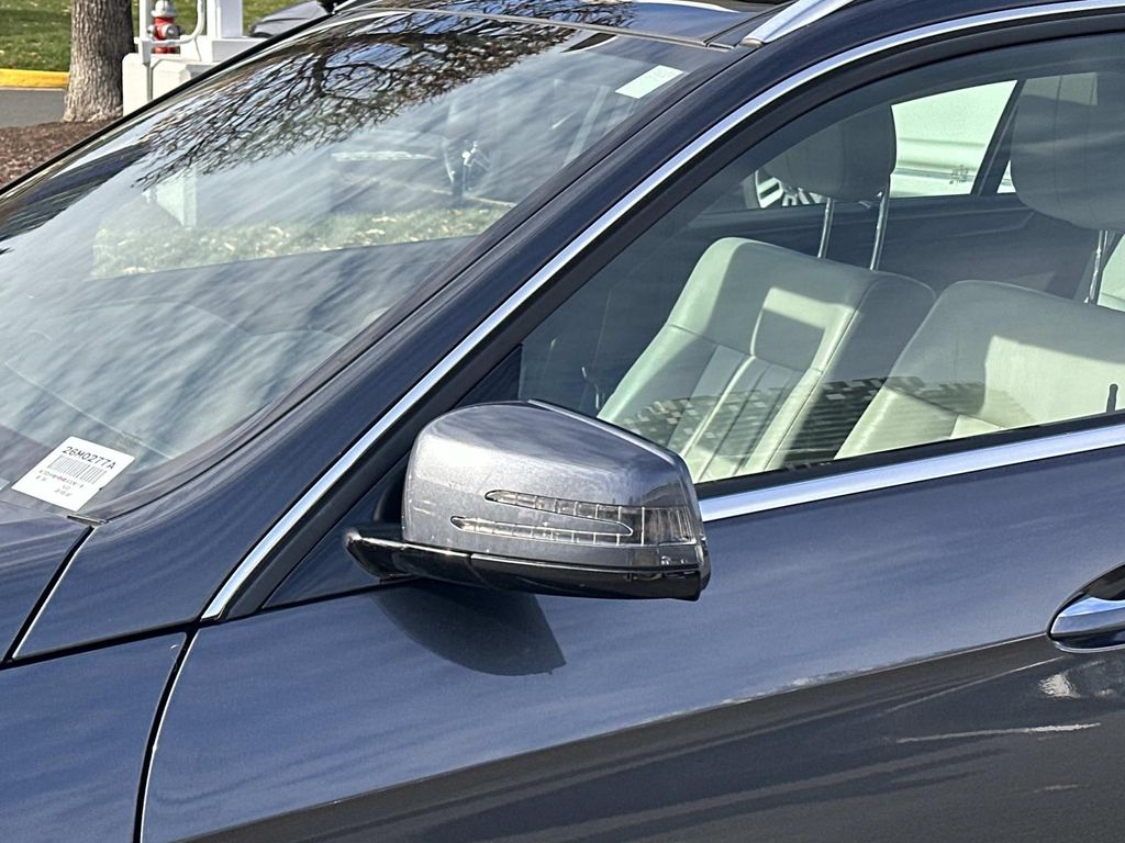 Thumbnail: 2011 Mercedes-Benz E-Class - 14