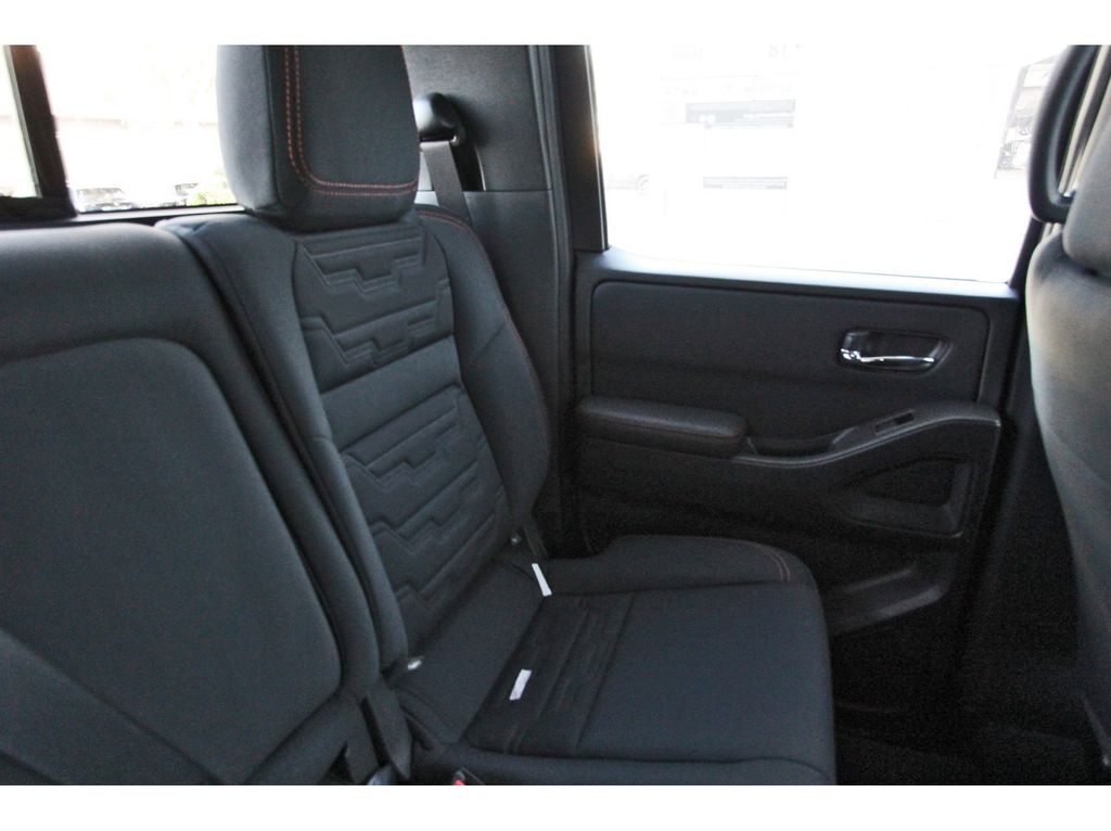 2025 Nissan Frontier PRO-4X - 9