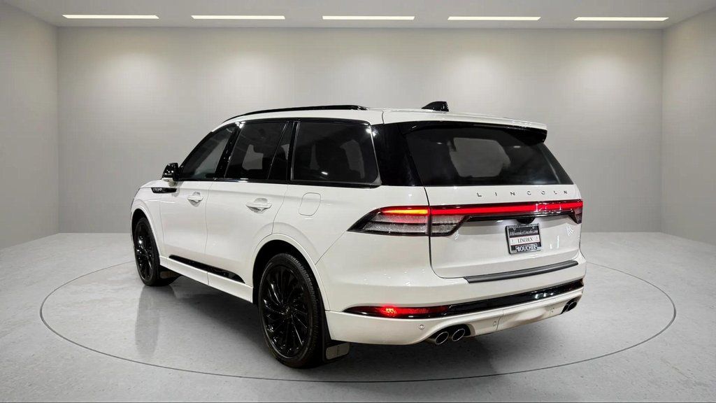 Certified Used 2025 Pristine White Metallic Tri-Coat Lincoln Reserve image 15