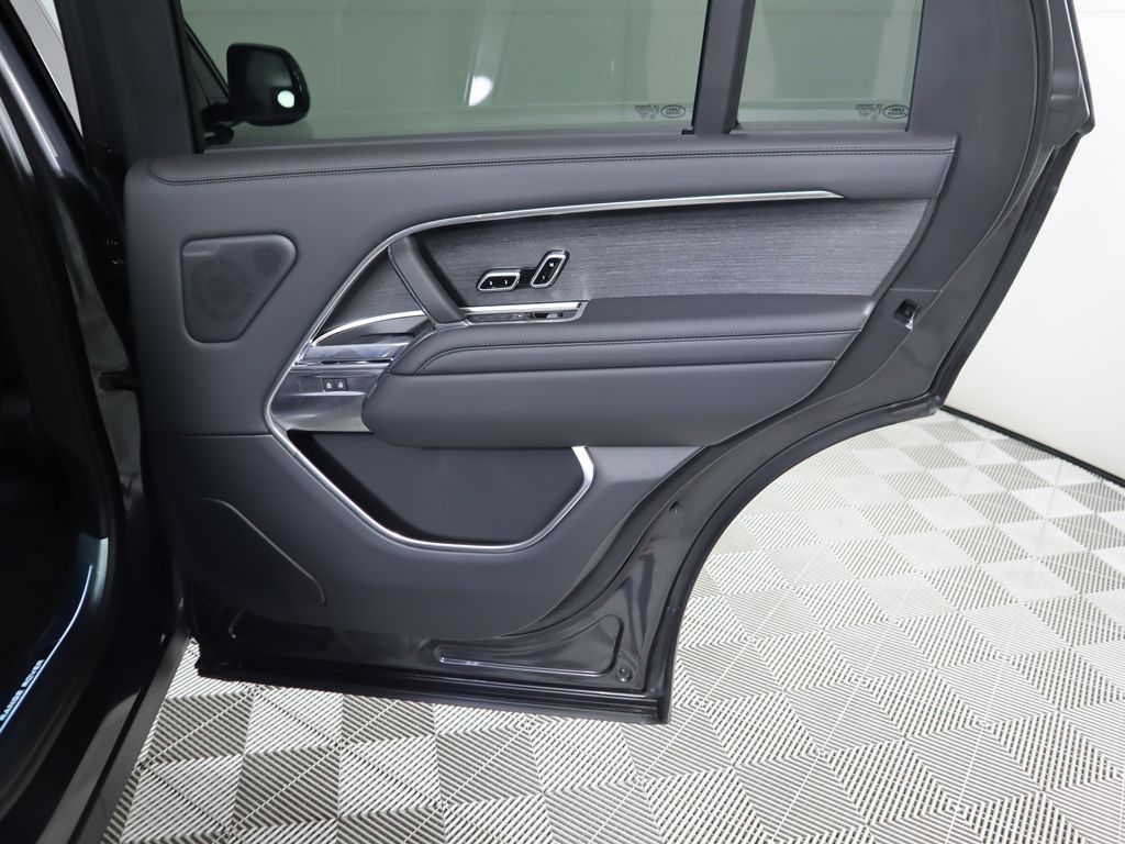 Thumbnail: 2025 Land Rover Range Rover - 29