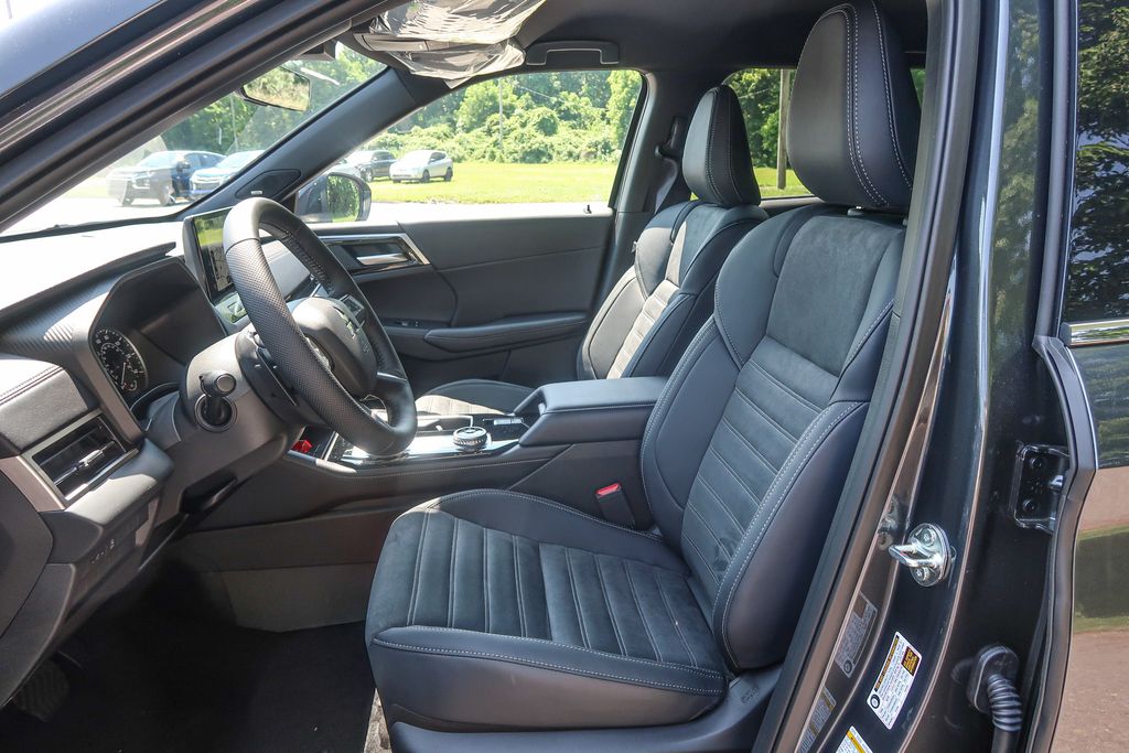 2026 Mitsubishi Outlander LE 2.5 S-AWC